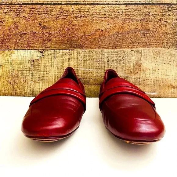 Mercedes Castillo Erin Burgundy Leather Loafers - Picture 4 of 10